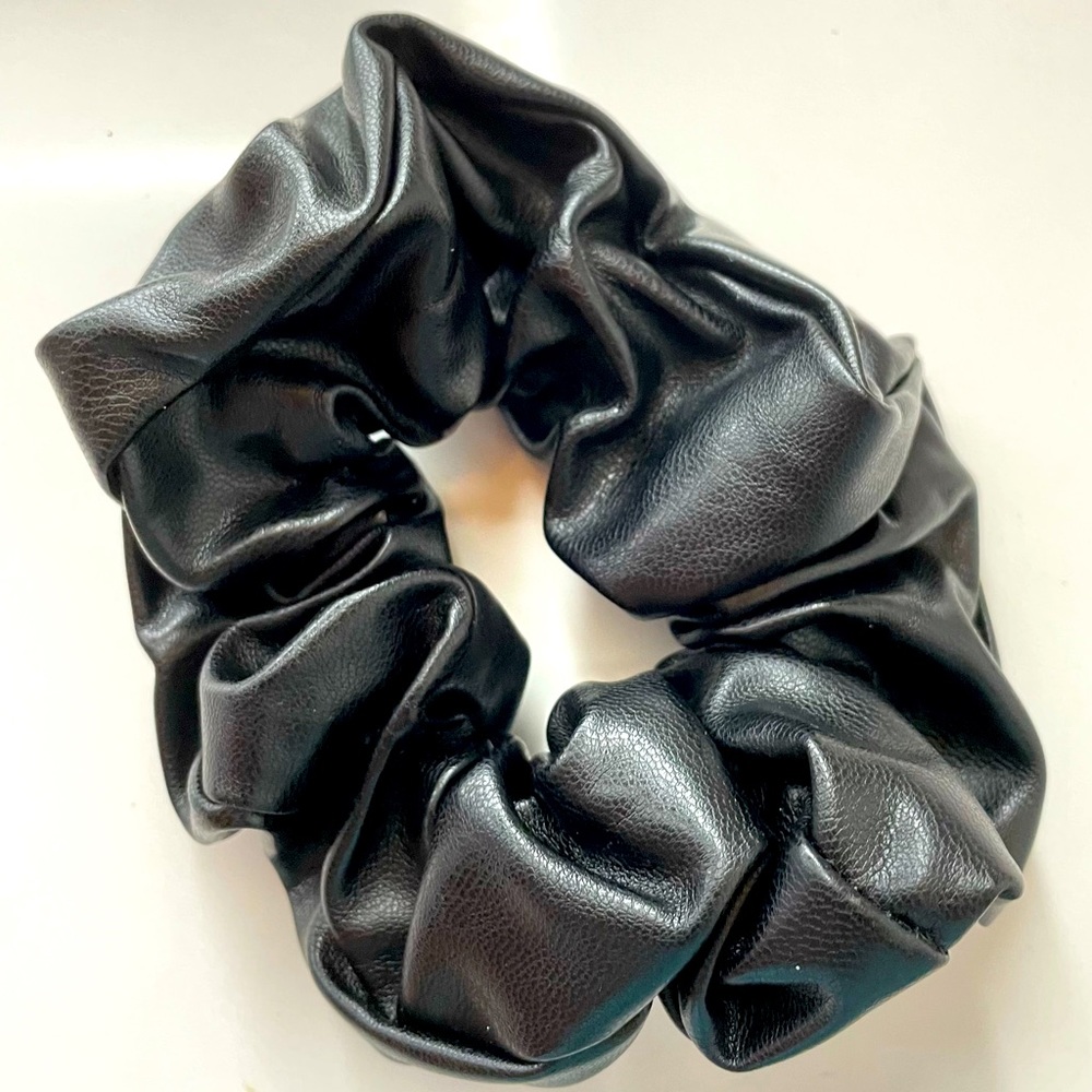 Perfect Thick Leather Scrunchie hair tie band Black